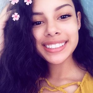 Meet your Posher, Stefany